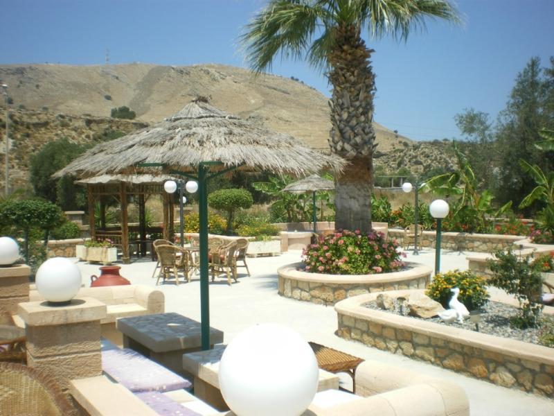 Olive Garden Hotel Лардос Екстериор снимка